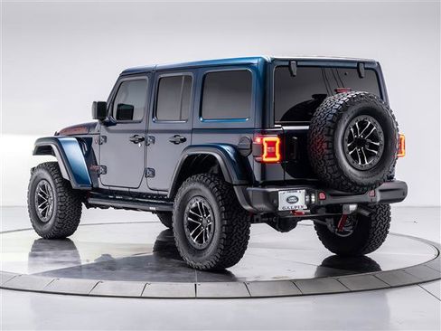 Used 2025 Jeep Wrangler Unlimited Rubicon image 3