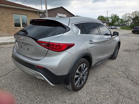 Used 2018 INFINITI QX30 AWD image 5