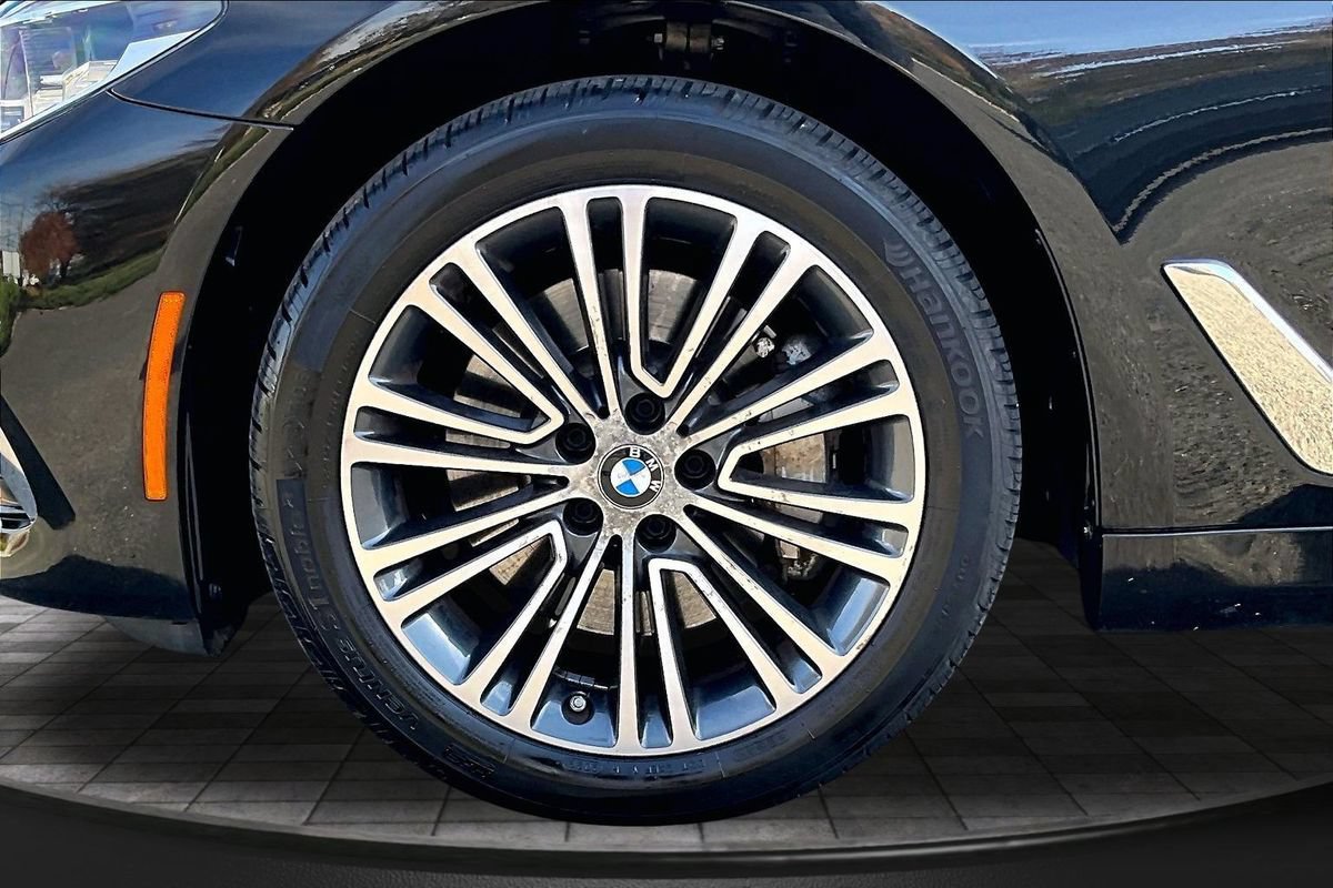 Used 2019 BMW 530i xDrive AWD/4WD image 40