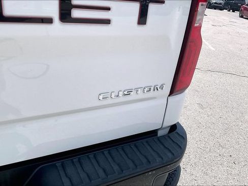 Used 2019 Chevrolet Silverado 1500 Custom Trail Boss w/ Custom Convenience Package AWD/4WD image 8