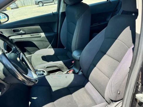 Used 2014 Chevrolet Cruze LT image 12