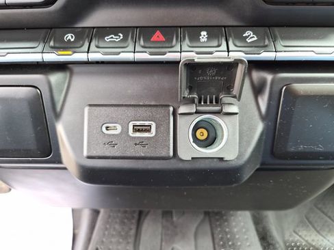 Used 2019 Chevrolet Silverado 1500 RST w/ All-Star Edition AWD/4WD image 31