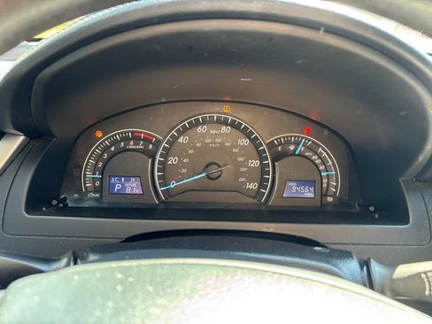 Used 2013 Toyota Camry LE image 12