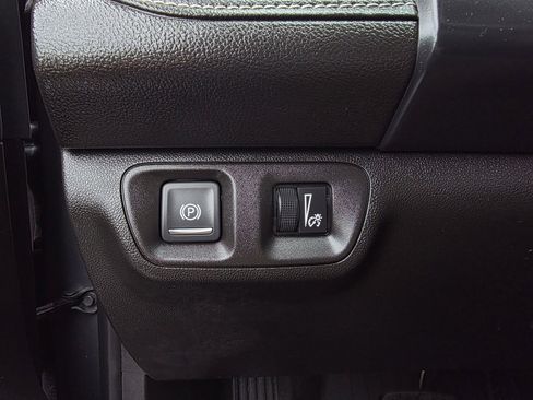 Used 2022 GMC Acadia SLE w/ Driver Convenience Package image 13