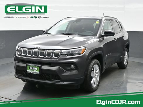 Used 2022 Jeep Compass Latitude image 1