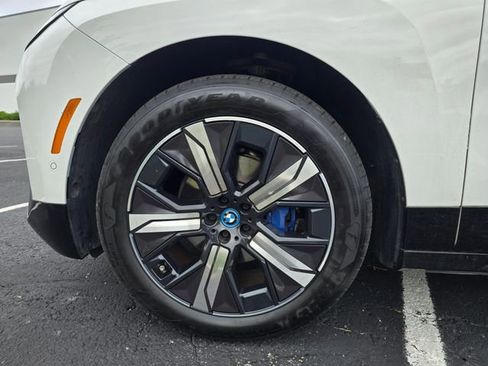 Used 2024 BMW iX xDrive50 w/ Sport Package AWD/4WD image 13