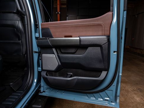 Used 2023 Ford F150 Lariat image 39