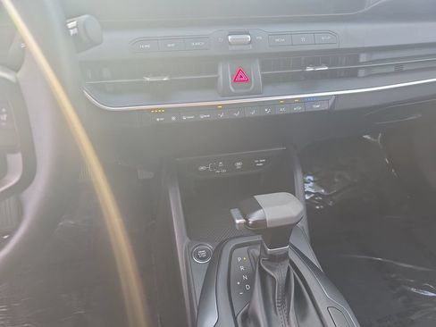 Used 2025 Kia K4 FWD image 17