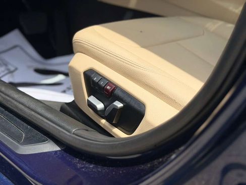 Used 2018 BMW 320i Sedan RWD image 15
