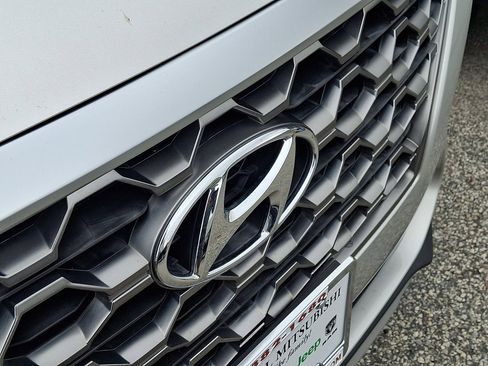 Used 2020 Hyundai Santa Fe SEL w/ Convenience Package FWD image 4