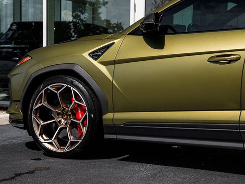 Used 2024 Lamborghini Urus Performante AWD/4WD image 18