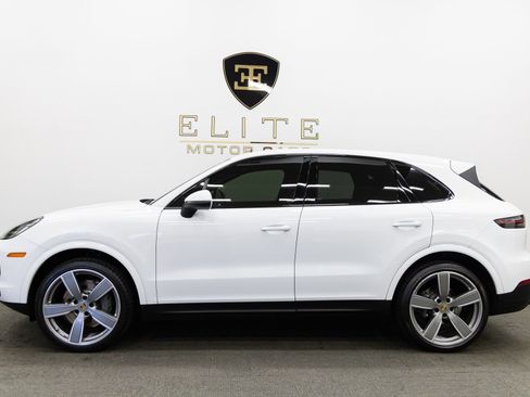 Used 2019 Porsche Cayenne S AWD/4WD image 2