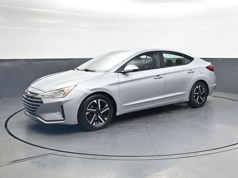 Used 2020 Hyundai Elantra SE FWD image 9