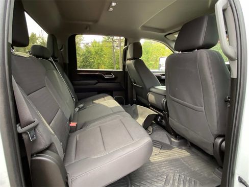 Used 2024 Chevrolet Silverado 2500 LT image 11