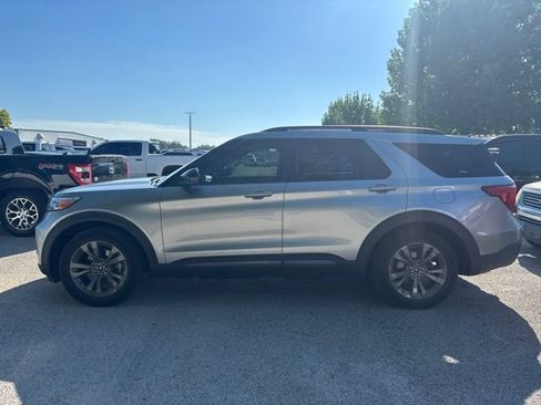 Used 2022 Ford Explorer XLT w/ Equipment Group 202A RWD image 8