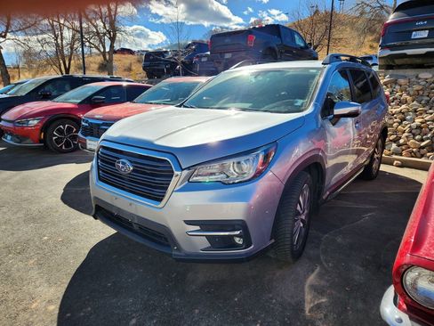 Used 2022 Subaru Ascent Limited w/ Technology Package image 9