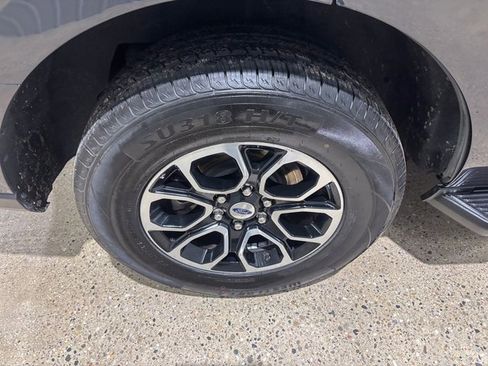 Used 2024 Ford Expedition XLT image 10