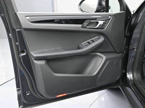 Certified 2026 Porsche Macan AWD/4WD image 15