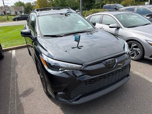 Used 2024 Toyota Corolla Cross AWD Hybrid w/ Moonroof Package image 18