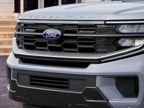 New 2027 Ford Expedition Platinum w/ Platinum Ultimate Package AWD/4WD image 17