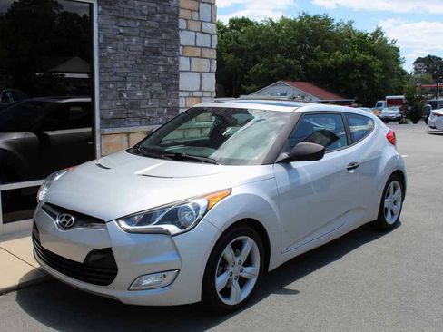 Used 2014 Hyundai Veloster w/ Style Package 02 FWD image 1