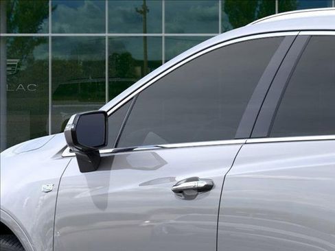 New 2025 Cadillac XT5 Luxury image 12