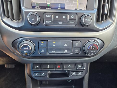Used 2015 Chevrolet Colorado Z71 AWD/4WD image 17