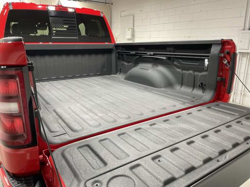 Used 2025 RAM 1500 Big Horn AWD/4WD image 17