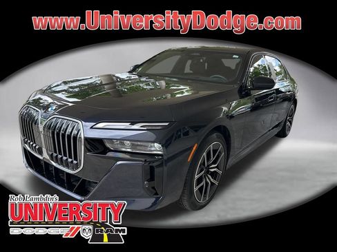Used 2025 BMW 740i xDrive AWD/4WD image 1
