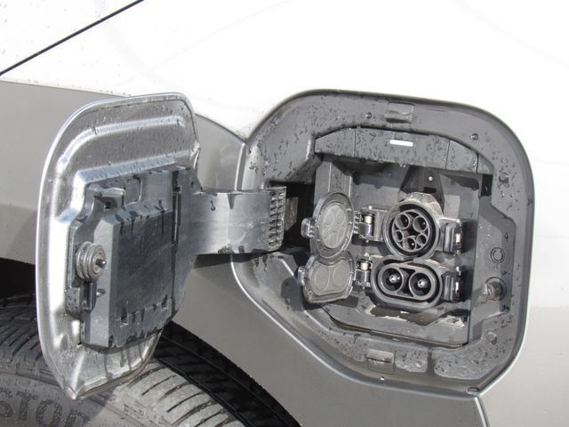 Used 2023 Subaru Solterra AWD image 10
