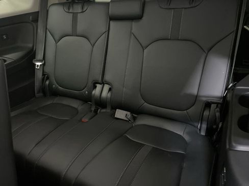 Used 2025 Honda Pilot EX-L image 22
