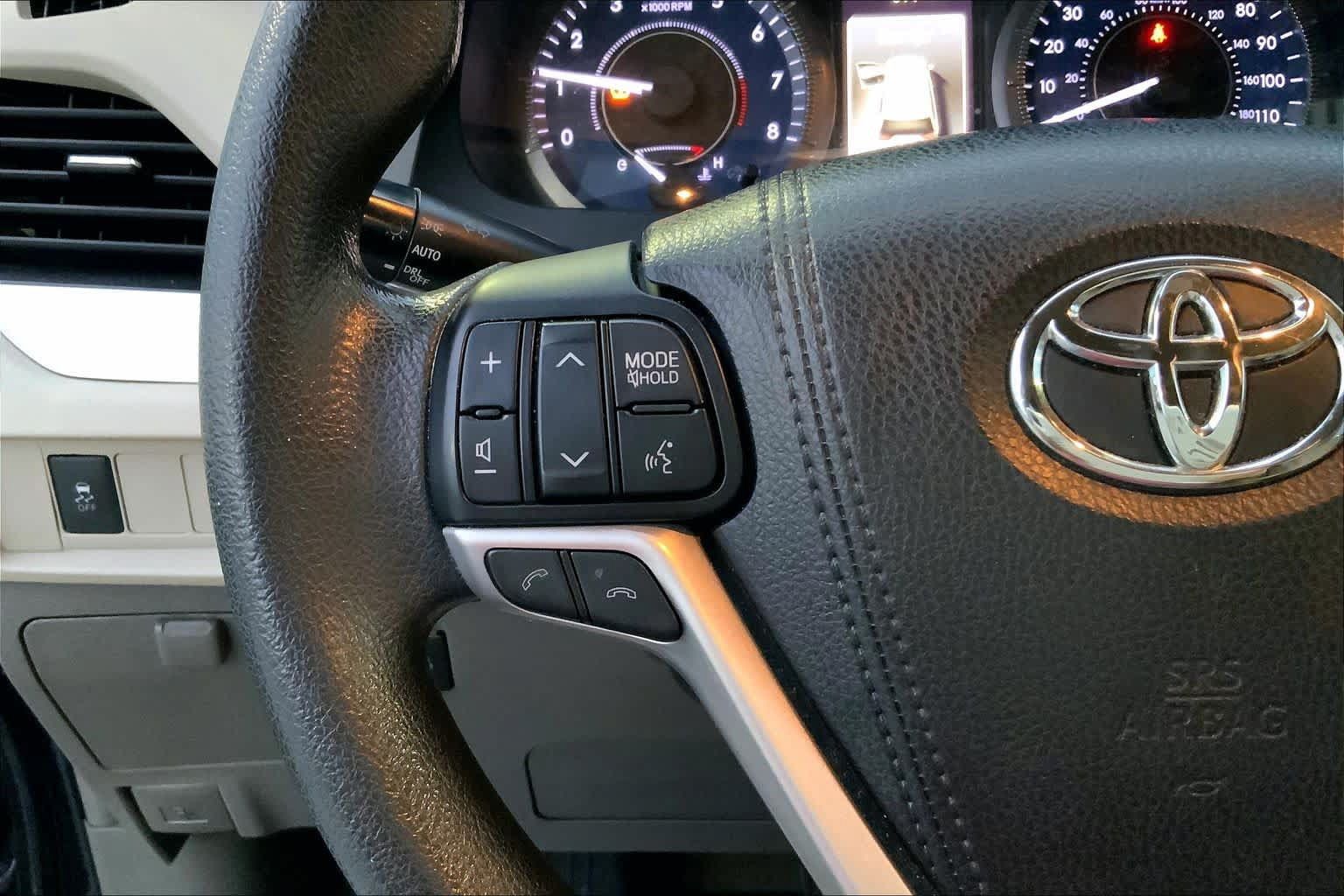 Used 2018 Toyota Sienna LE FWD image 21