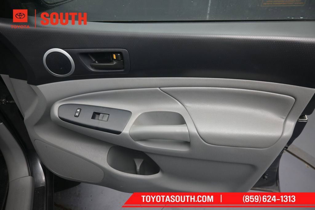 Used 2012 Toyota Tacoma 4x4 Double Cab w/ SR5 Pkg image 24