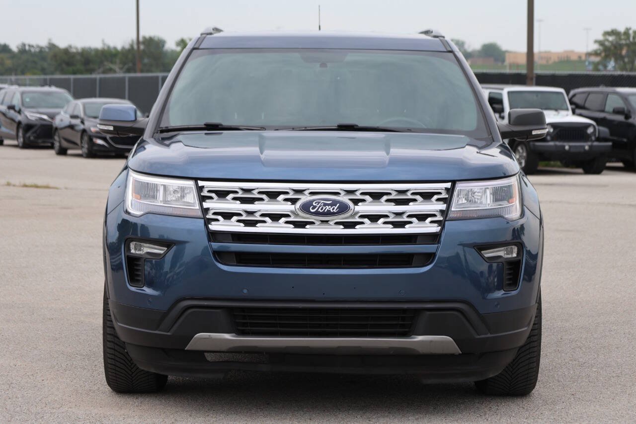 Used 2019 Ford Explorer XLT w/ Equipment Group 202A AWD/4WD image 5