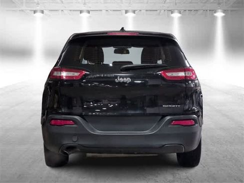 Used 2018 Jeep Cherokee Sport w/ Cold Weather Group image 7