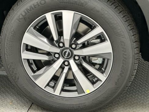 Certified 2024 Nissan Pathfinder SL w/ Black Appearance Package AWD/4WD image 21