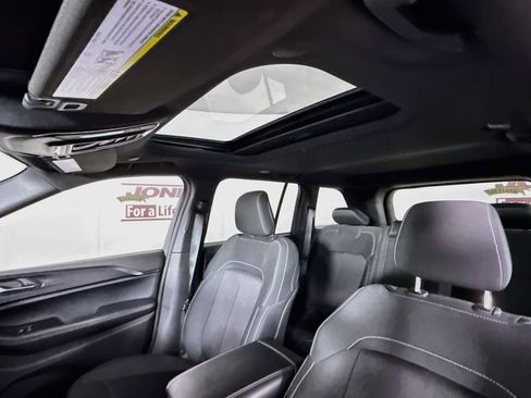 Used 2025 Jeep Grand Cherokee Laredo X AWD/4WD image 11