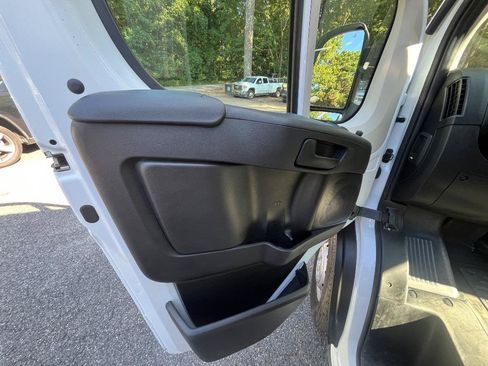 Used 2021 RAM ProMaster 2500 w/ Interior LED Lighting Group FWD image 11