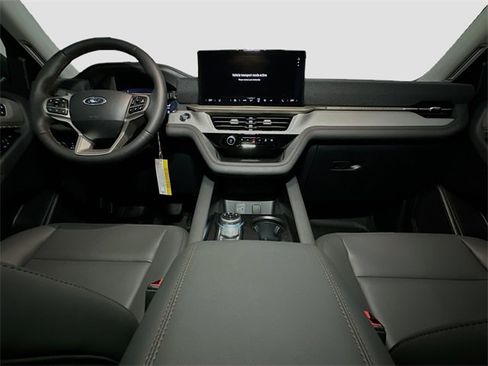 New 2026 Ford Explorer Active w/ Active Comfort Package image 6
