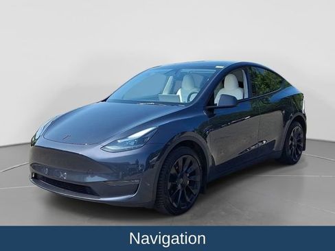 Used 2024 Tesla Model Y Long Range AWD/4WD image 4