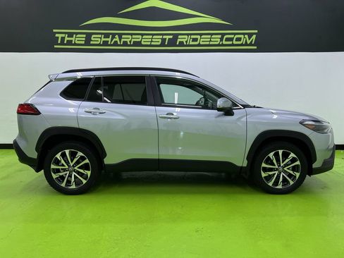 Used 2023 Toyota Corolla Cross XLE AWD/4WD image 11