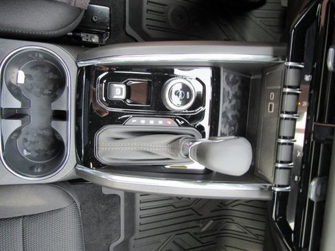 New 2026 GMC Canyon Elevation w/ Convenience Package image 16