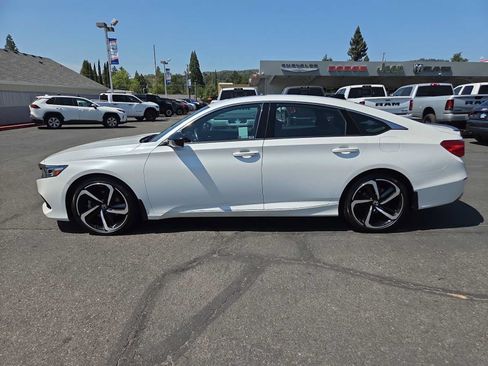 Used 2022 Honda Accord Sport image 11