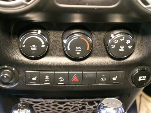 Used 2013 Jeep Wrangler Unlimited Sahara w/ Dual Top Group AWD/4WD image 21