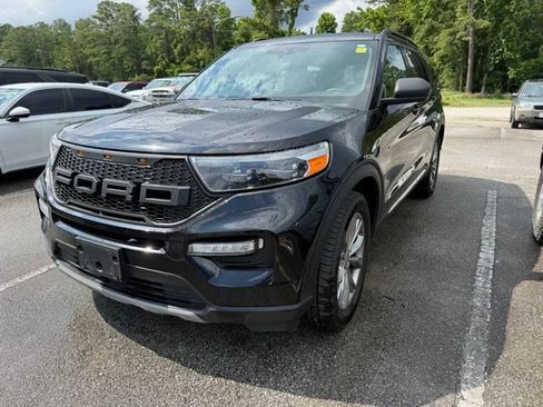 Used 2020 Ford Explorer XLT w/ Equipment Group 202A AWD/4WD image 1