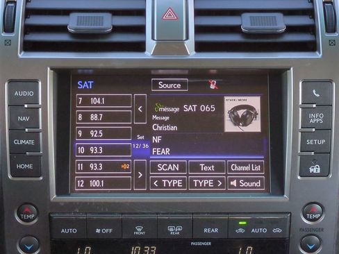 Used 2017 Lexus GX 460 image 18