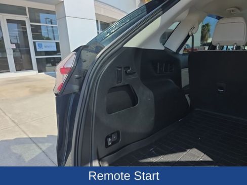 Used 2024 Ford Edge Titanium image 10