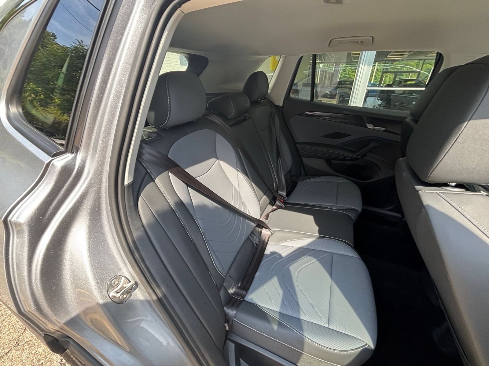 Used 2026 Volkswagen Tiguan SE FWD image 40