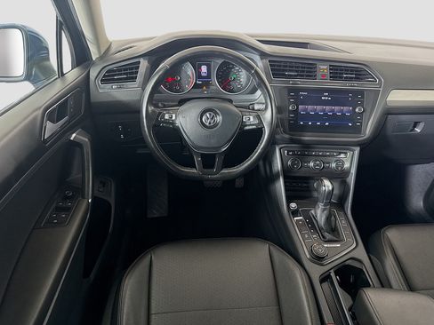 Used 2018 Volkswagen Tiguan SEL AWD/4WD image 17