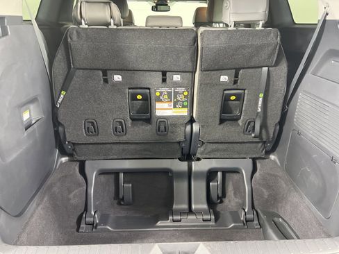 Used 2025 Toyota Sienna XLE image 13